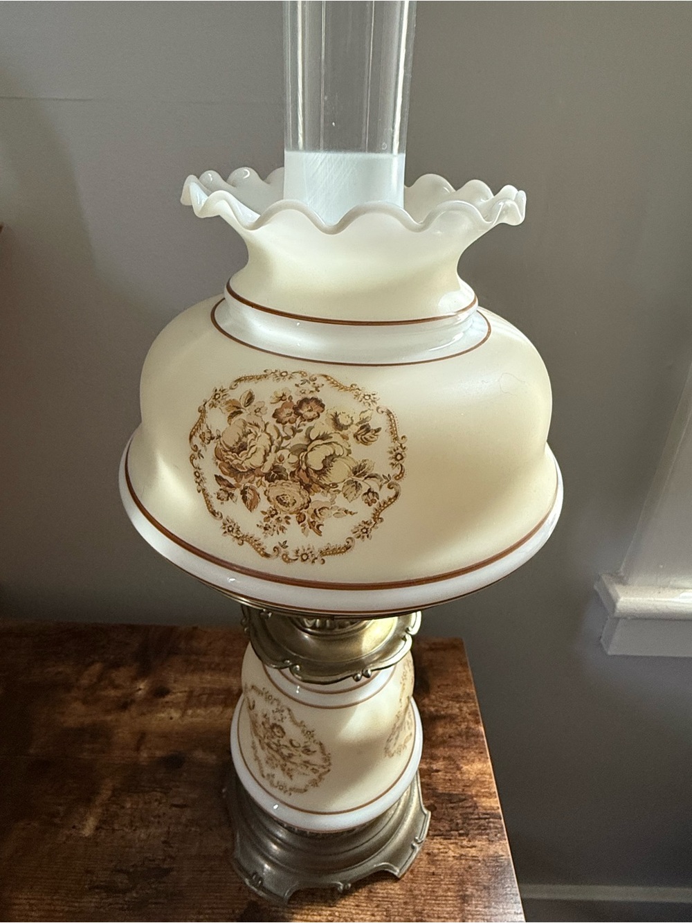 Vintage 1978 Cream Brown Rose Quoizel Hurricane Table Lamp